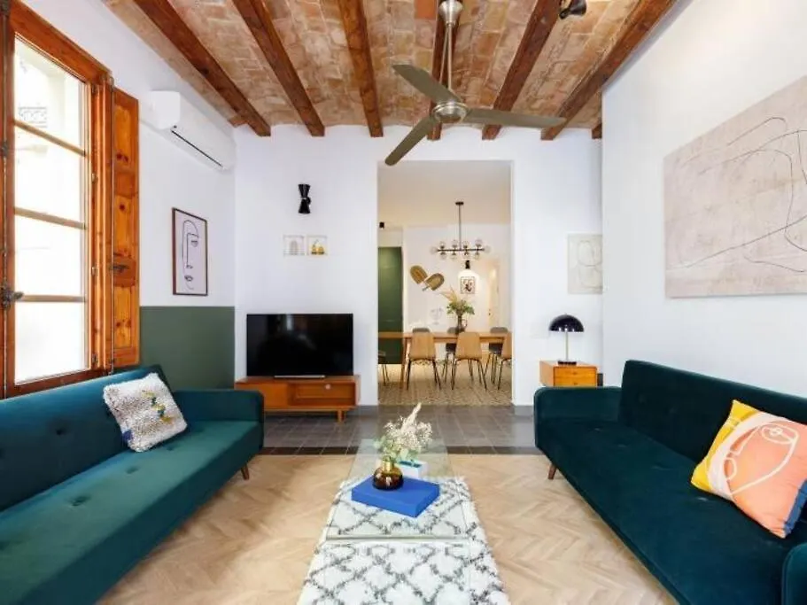 Spacious Apartment In The Gothic Barcelona