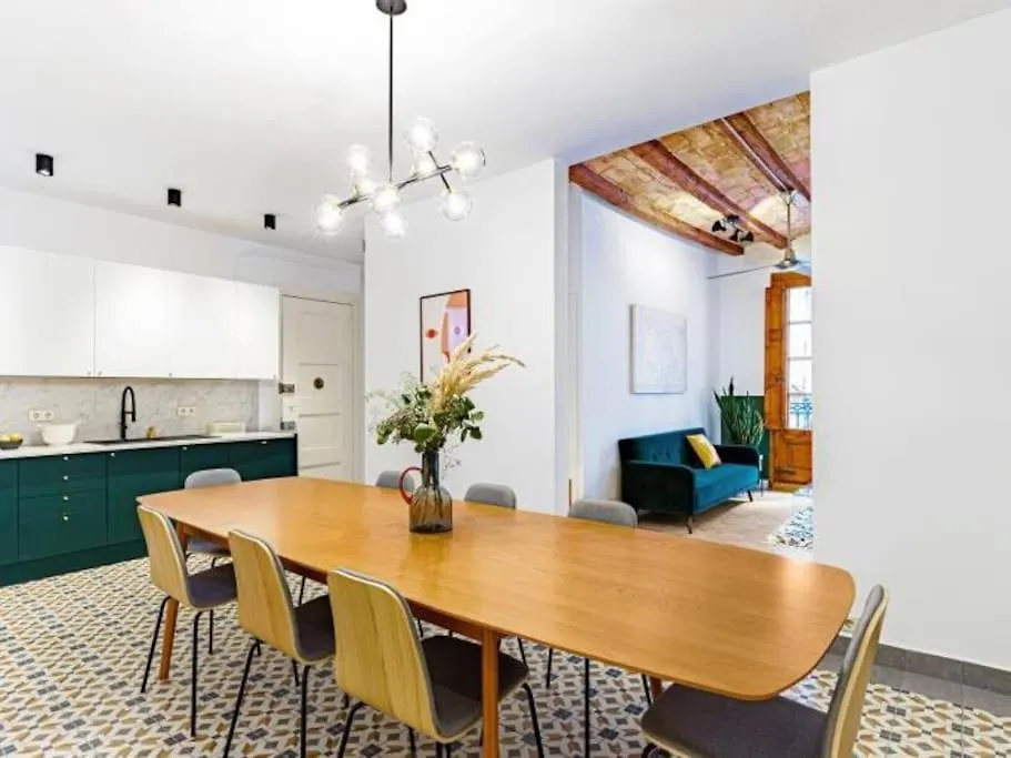 Spacious Apartment In The Gothic Barcelona